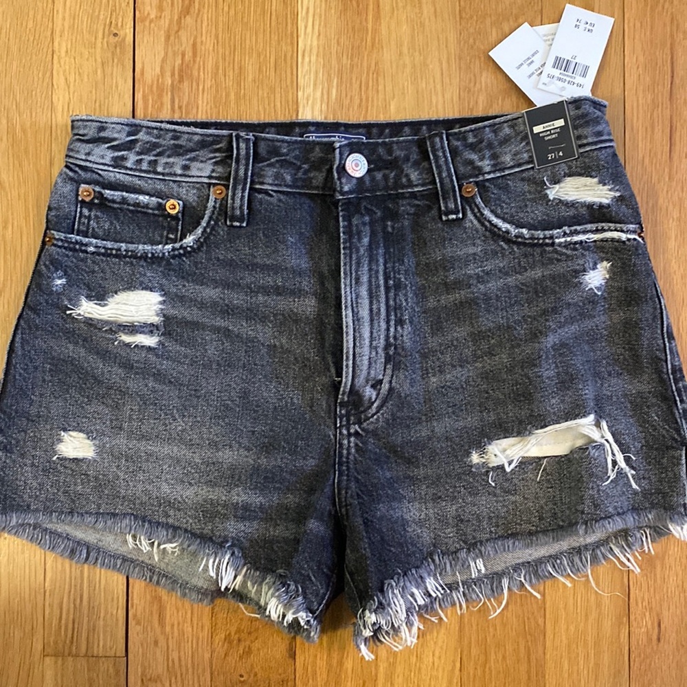 Abercrombie High Rise Annie shorts